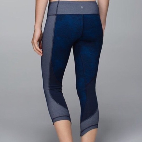 Lululemon Special Edition Sashiko Denim Blue Print Wonder Under Crop Leggings - Picture 8 of 9
